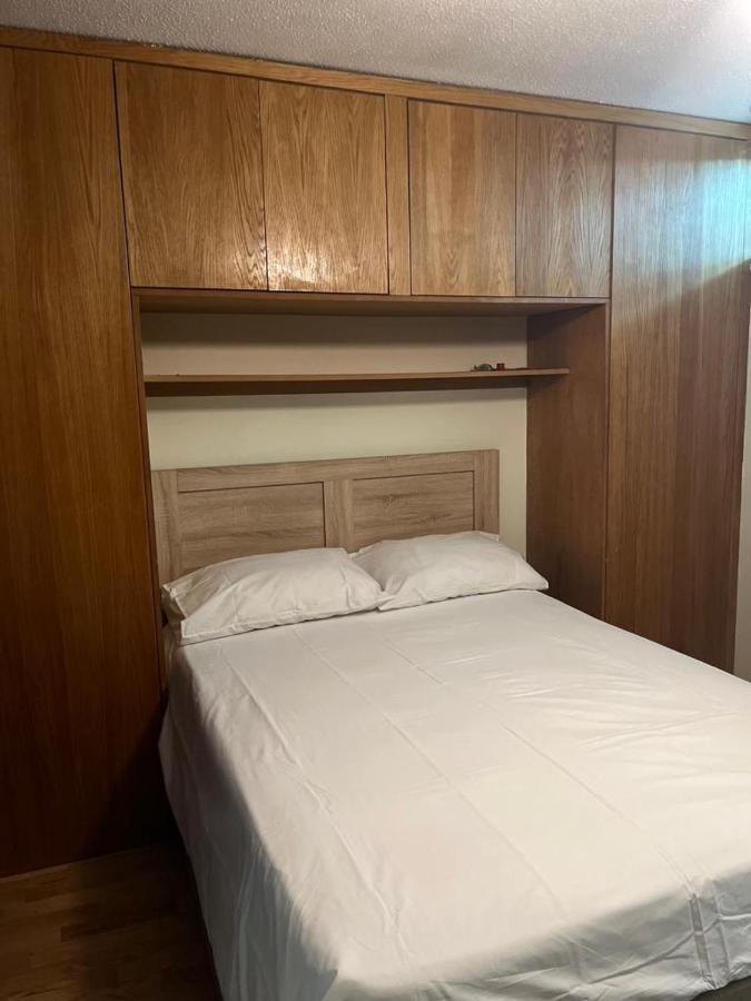 Ferienwohnung London 1 Bed Cosy House Norwood Exterior foto
